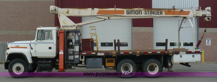 image for item A4835 1994 Ford LT8000 crane truck