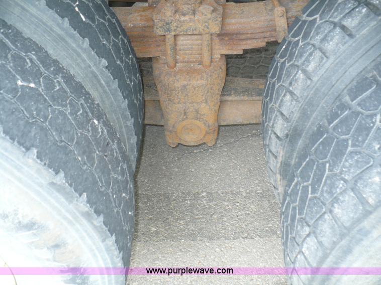 image for item A4835 1994 Ford LT8000 crane truck