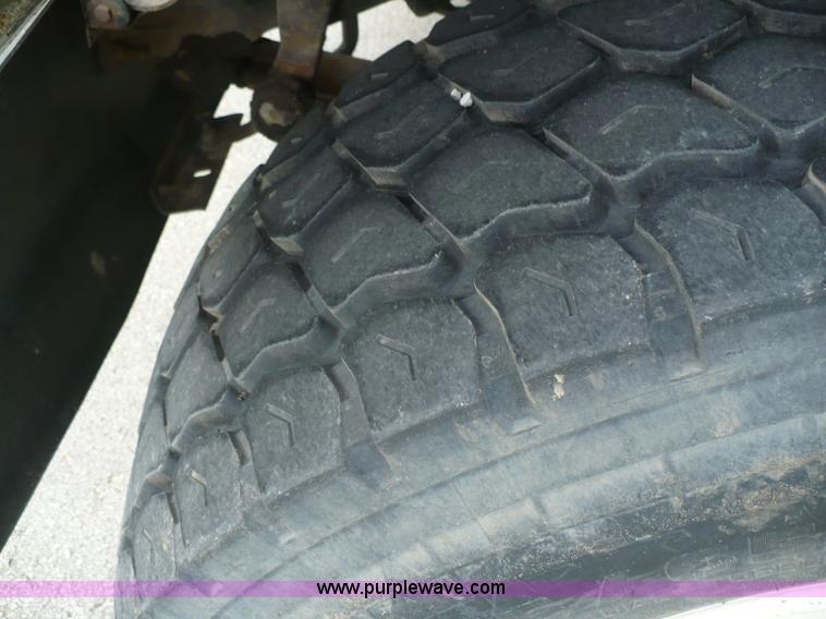 image for item A4835 1994 Ford LT8000 crane truck