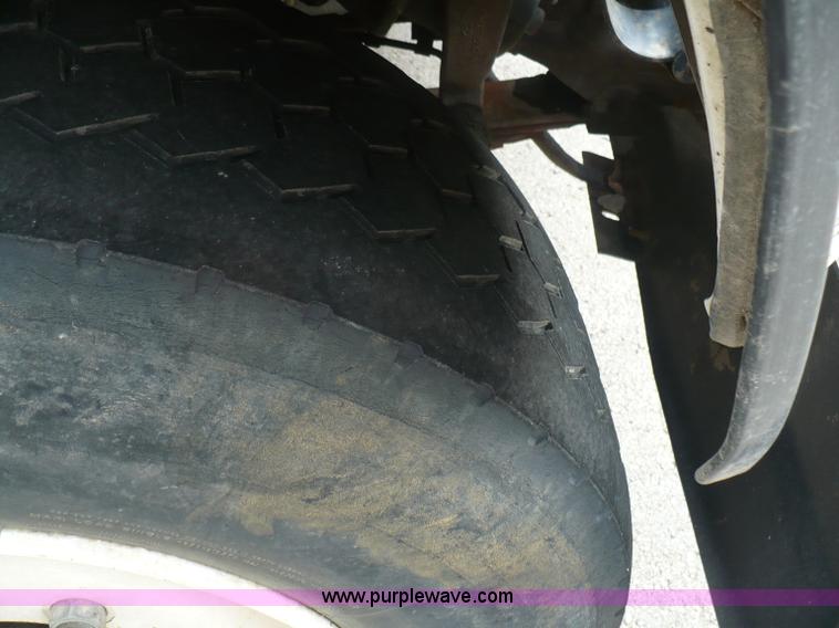 image for item A4835 1994 Ford LT8000 crane truck