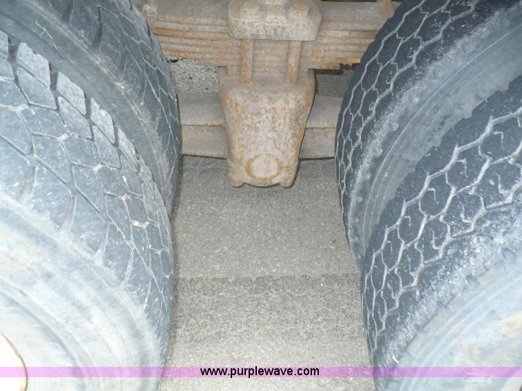 image for item A4835 1994 Ford LT8000 crane truck