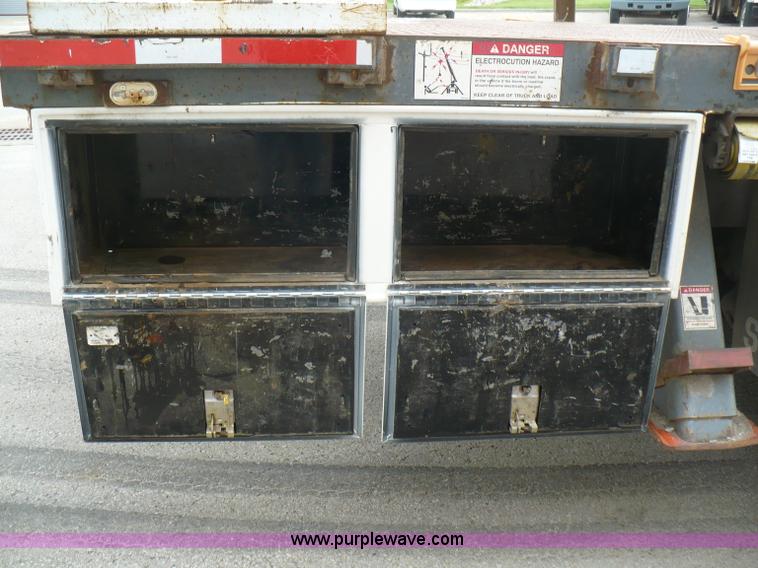 image for item A4835 1994 Ford LT8000 crane truck