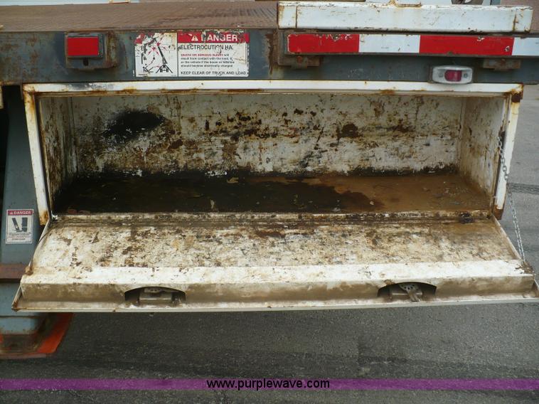 image for item A4835 1994 Ford LT8000 crane truck