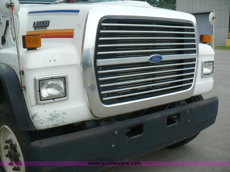image for item A4835 1994 Ford LT8000 crane truck
