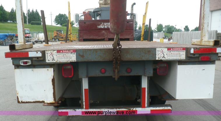 image for item A4835 1994 Ford LT8000 crane truck