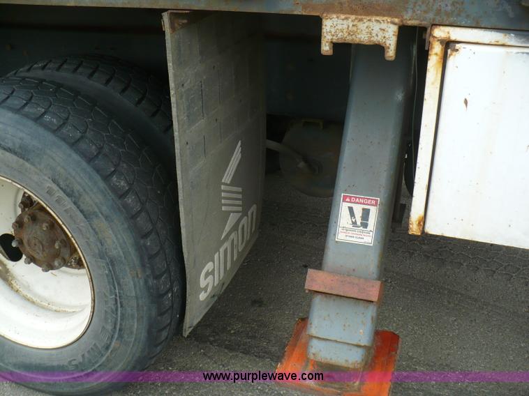 image for item A4835 1994 Ford LT8000 crane truck