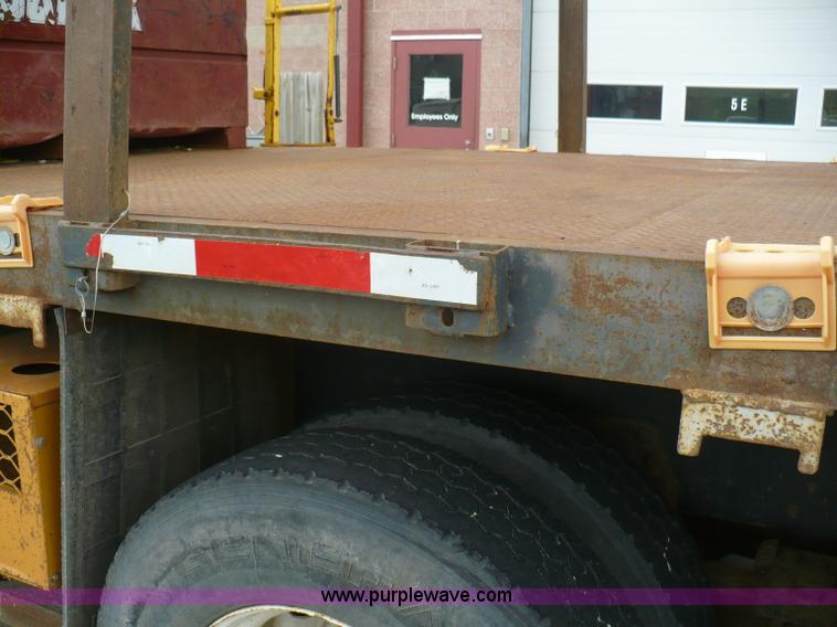 image for item A4835 1994 Ford LT8000 crane truck