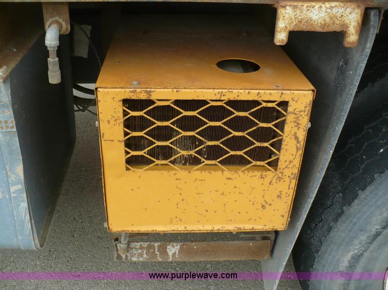 image for item A4835 1994 Ford LT8000 crane truck