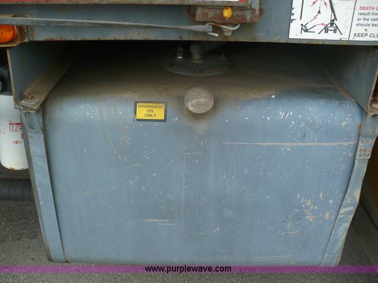 image for item A4835 1994 Ford LT8000 crane truck