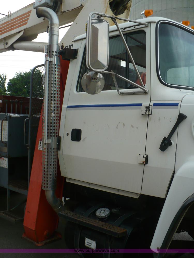 image for item A4835 1994 Ford LT8000 crane truck