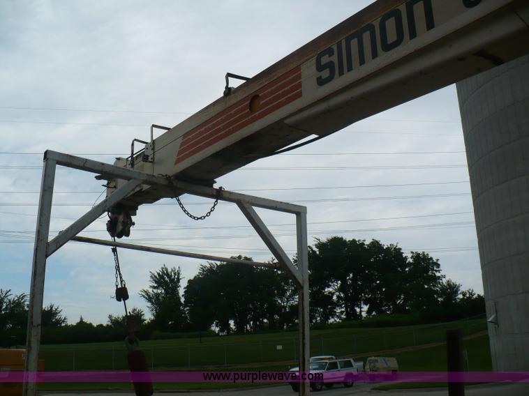 image for item A4835 1994 Ford LT8000 crane truck