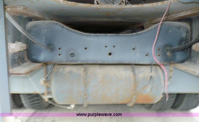 image for item A4835 1994 Ford LT8000 crane truck