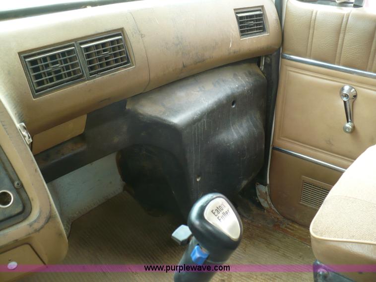 image for item A4835 1994 Ford LT8000 crane truck