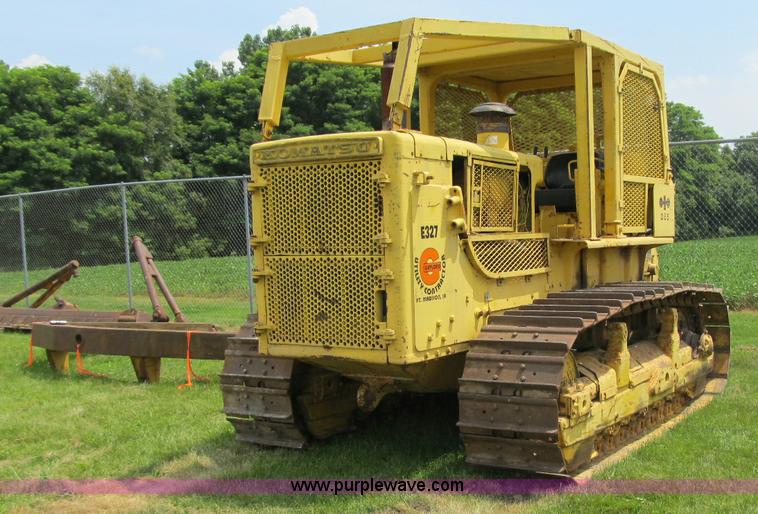 image for item A4905 1975 Komatsu D85 dozer
