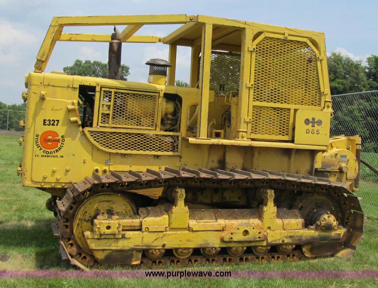 image for item A4905 1975 Komatsu D85 dozer