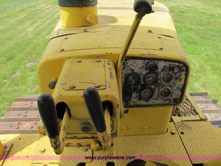 image for item A4905 1975 Komatsu D85 dozer