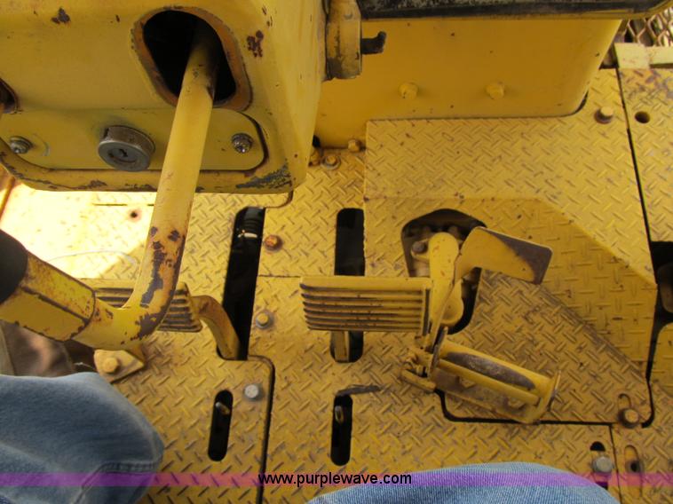 image for item A4905 1975 Komatsu D85 dozer