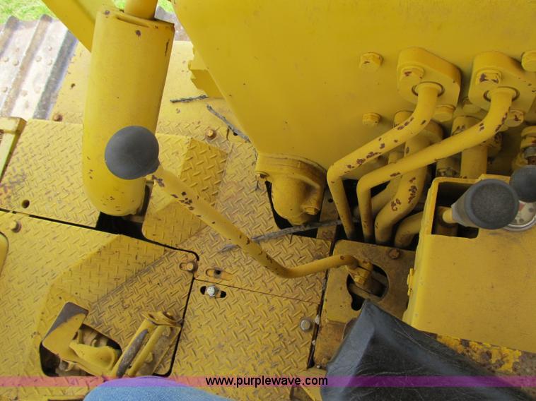 image for item A4905 1975 Komatsu D85 dozer