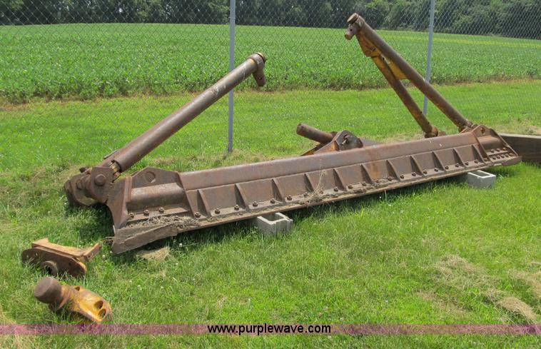 image for item A4905 1975 Komatsu D85 dozer