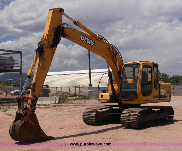 image for item A5399 1999 John Deere 120 excavator