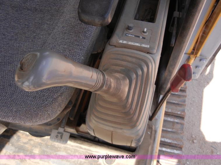 image for item A5399 1999 John Deere 120 excavator