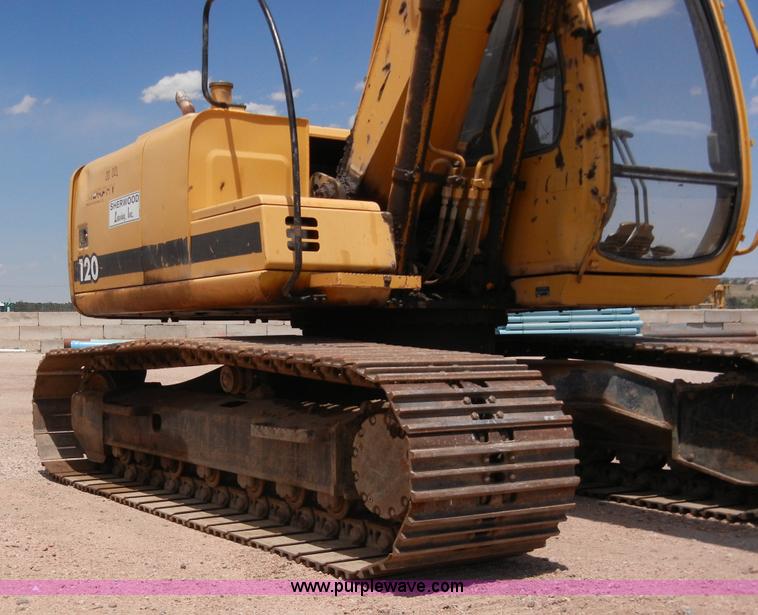image for item A5399 1999 John Deere 120 excavator