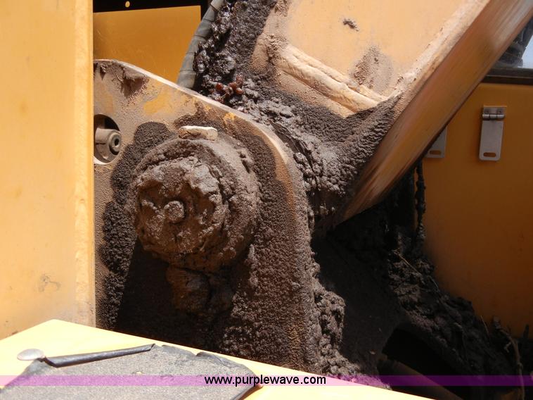 image for item A5399 1999 John Deere 120 excavator