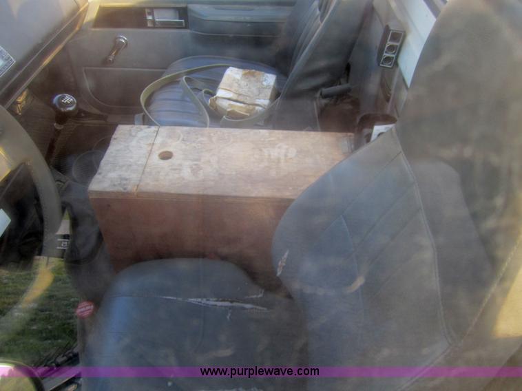 image for item A9382 1993 GMC Topkick service truck