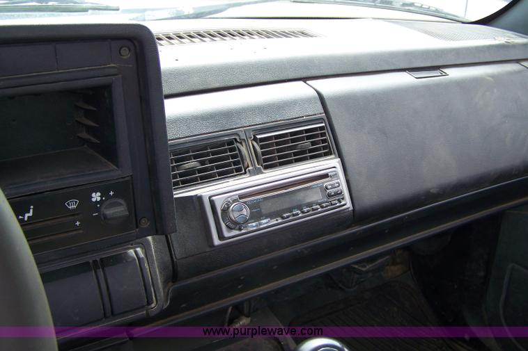 image for item A9382 1993 GMC Topkick service truck