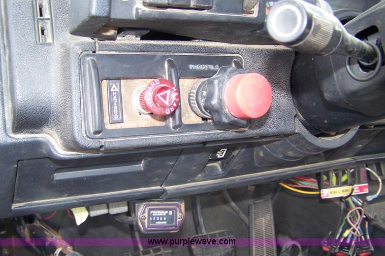 image for item A9382 1993 GMC Topkick service truck