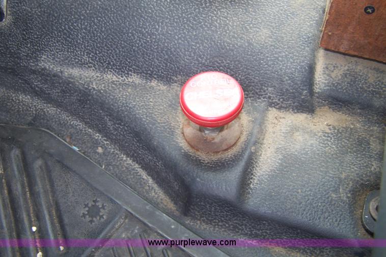 image for item A9382 1993 GMC Topkick service truck