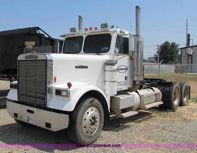 image for item A9533 1985 Freightliner FLC-64T semi truck