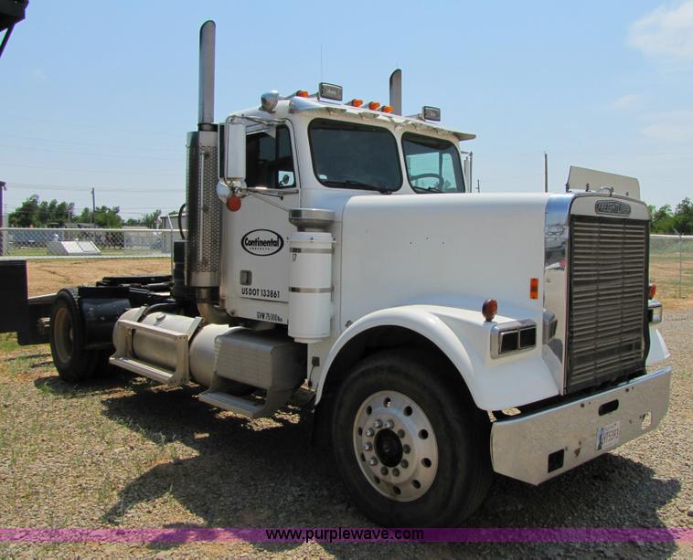 image for item A9533 1985 Freightliner FLC-64T semi truck