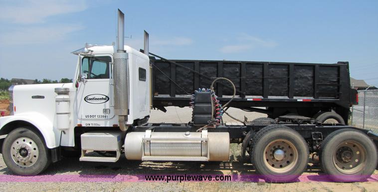 image for item A9533 1985 Freightliner FLC-64T semi truck