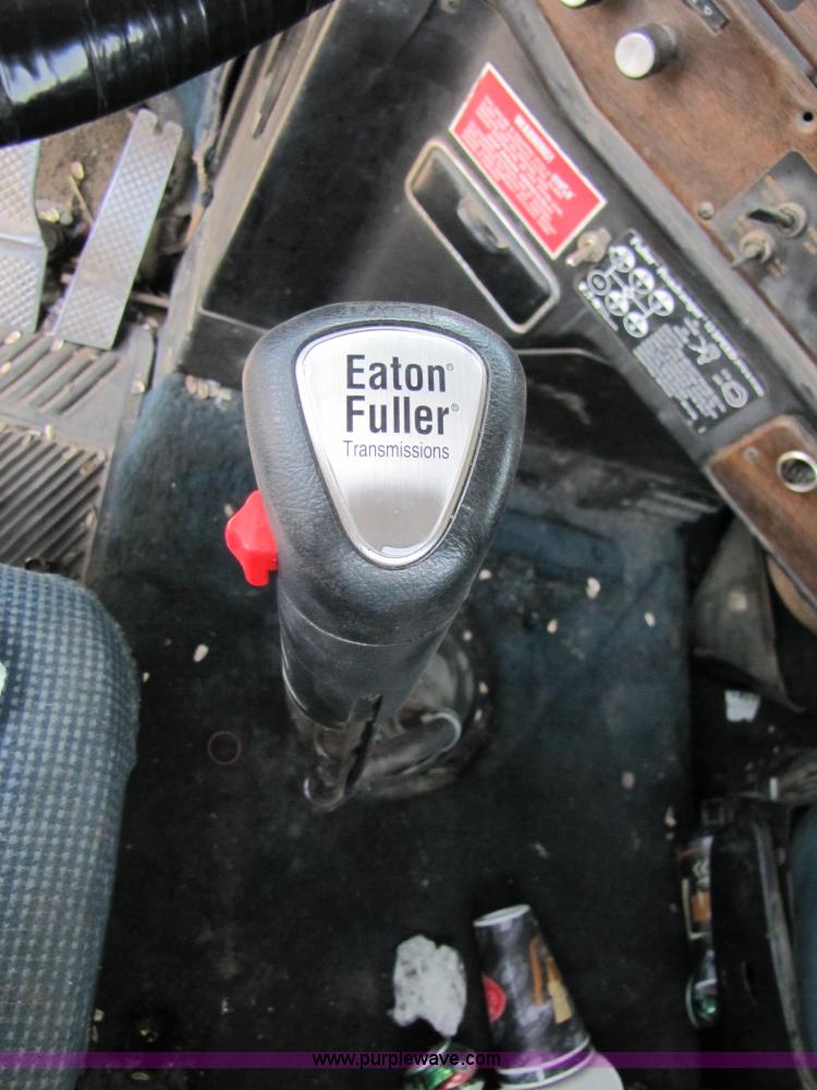 image for item A9533 1985 Freightliner FLC-64T semi truck