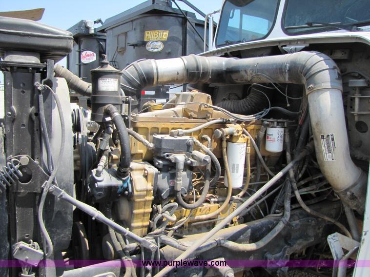 image for item A9533 1985 Freightliner FLC-64T semi truck