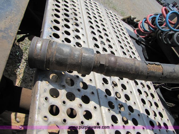 image for item A9533 1985 Freightliner FLC-64T semi truck