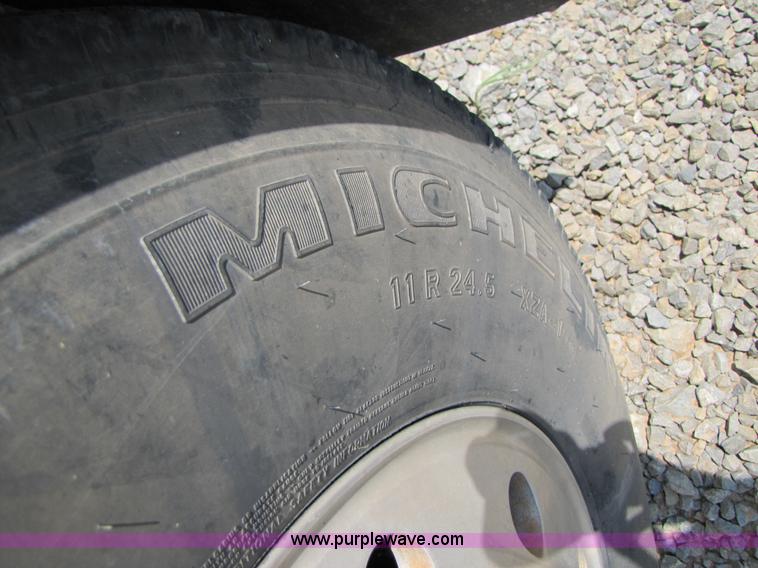 image for item A9533 1985 Freightliner FLC-64T semi truck