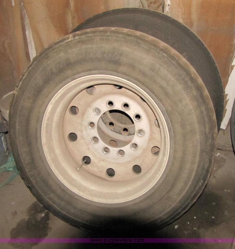 image for item A9533 1985 Freightliner FLC-64T semi truck