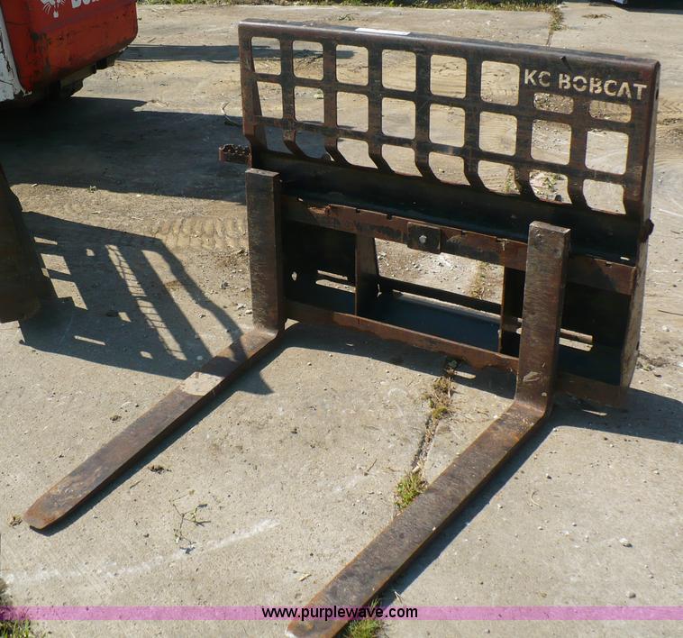 image for item A9575 Bobcat pallet fork