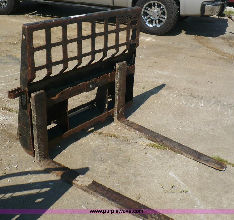 image for item A9575 Bobcat pallet fork