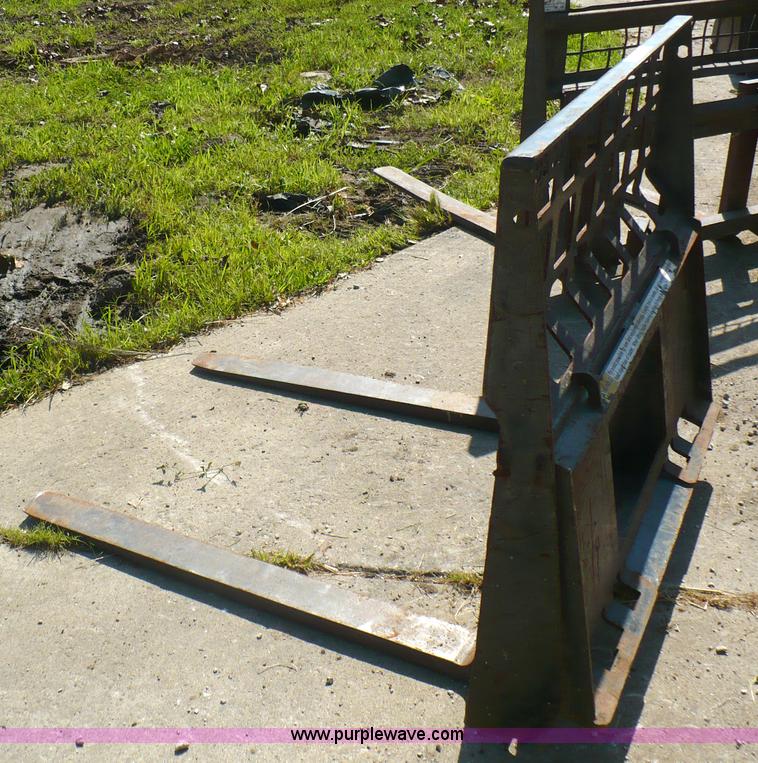 image for item A9575 Bobcat pallet fork