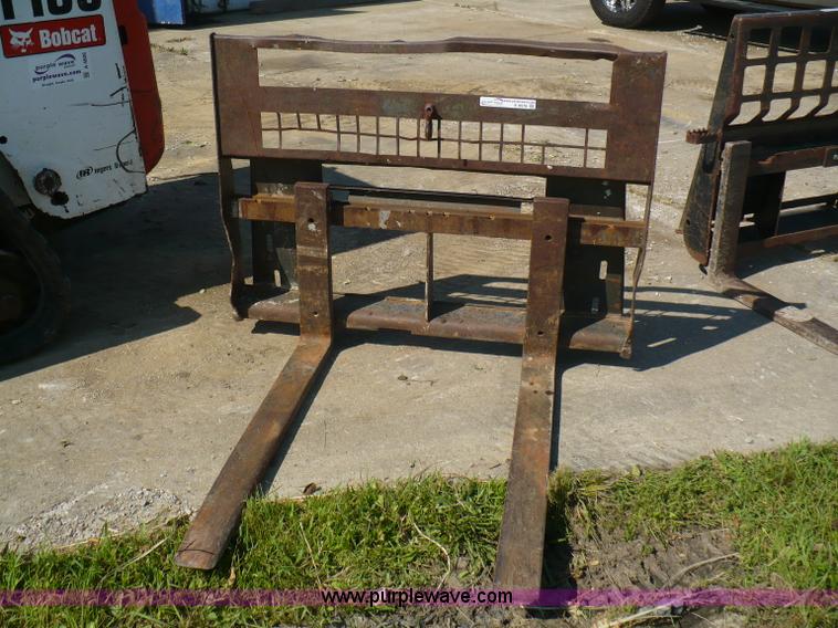 image for item A9576 Bobcat pallet fork