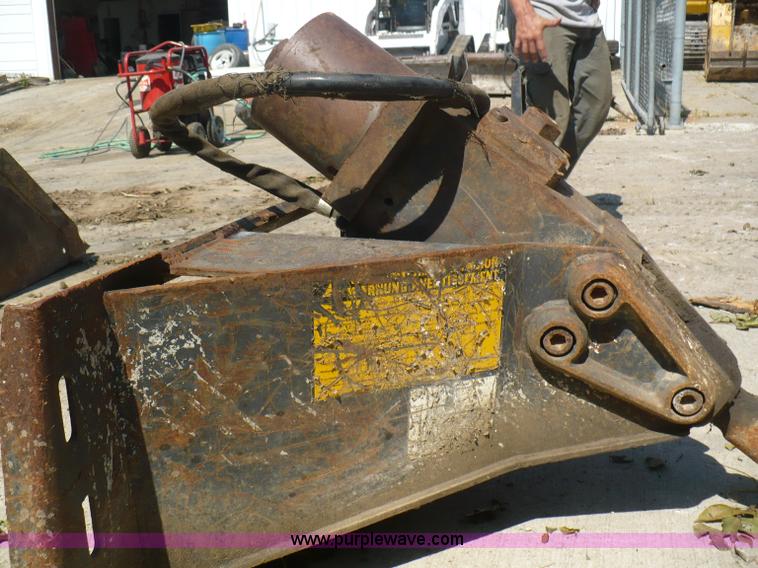 image for item A9577 Bobcat hydraulic breaker