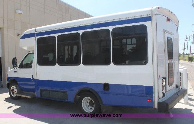 image for item 6319 2007 Ford E450 Super Duty transit bus