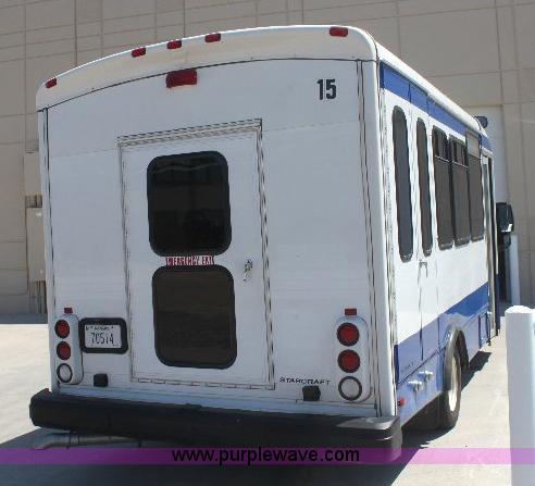 image for item 6319 2007 Ford E450 Super Duty transit bus