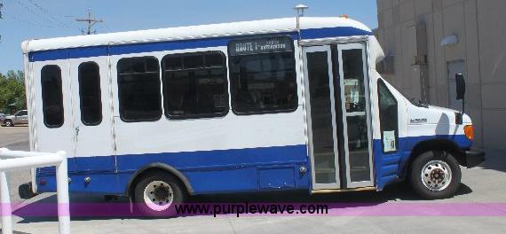 image for item 6319 2007 Ford E450 Super Duty transit bus