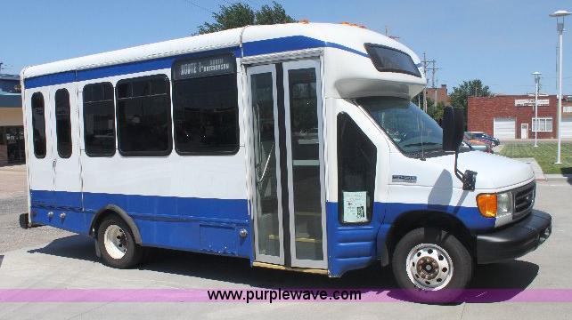 image for item 6319 2007 Ford E450 Super Duty transit bus