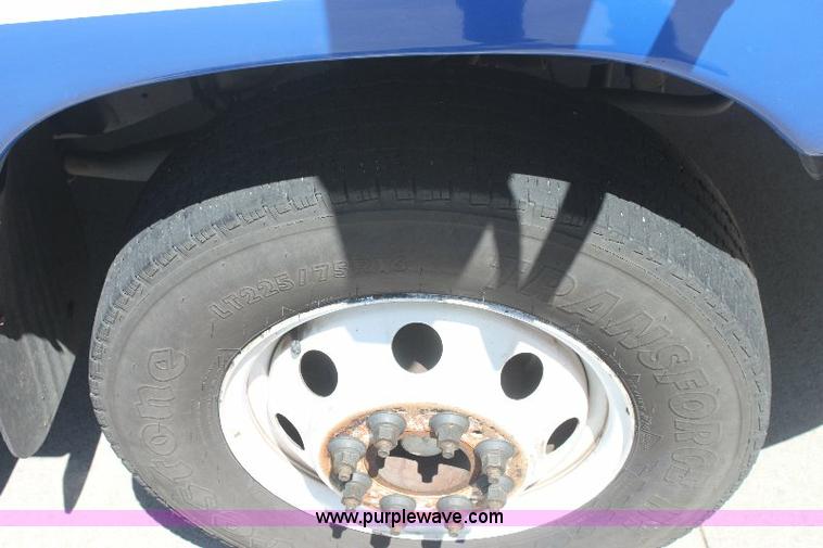 image for item 6319 2007 Ford E450 Super Duty transit bus