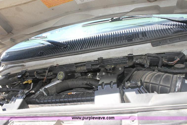 image for item 6319 2007 Ford E450 Super Duty transit bus